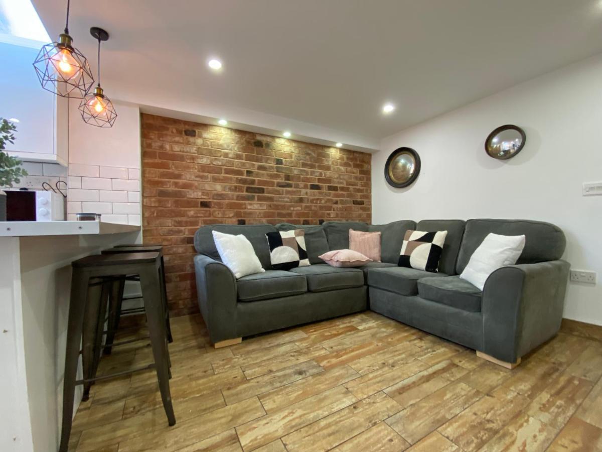 Nice Living Serviced 2 Homestay Coventry